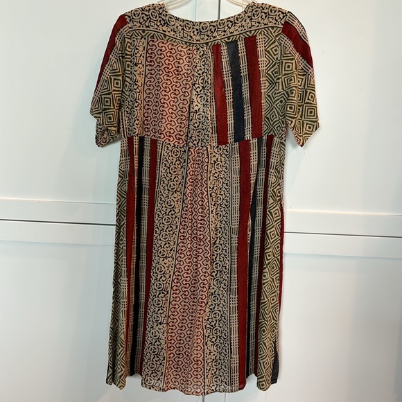 Women’s Dress - Picture 2 of 4